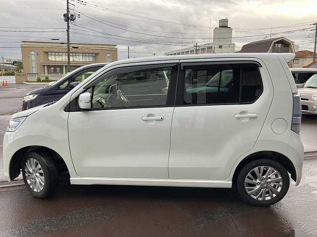 ワゴンＲスティングレー Ｘ　検８年２月　４ＷＤ　プッシュスタート　スマートキー　社外ナビ　ＴＶ　バックカメラ　前席シートヒーター　ベンチシート　オートエアコン　アルミホイール　オートライト（6枚目）