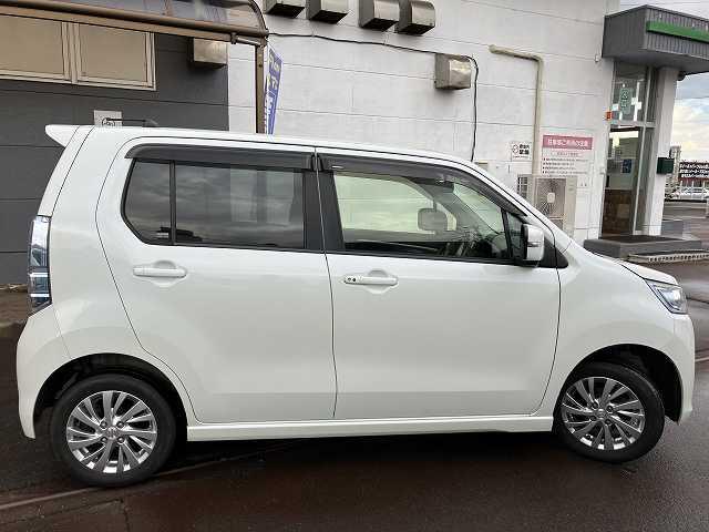 ワゴンＲスティングレー Ｘ　検８年２月　４ＷＤ　プッシュスタート　スマートキー　社外ナビ　ＴＶ　バックカメラ　前席シートヒーター　ベンチシート　オートエアコン　アルミホイール　オートライト（9枚目）