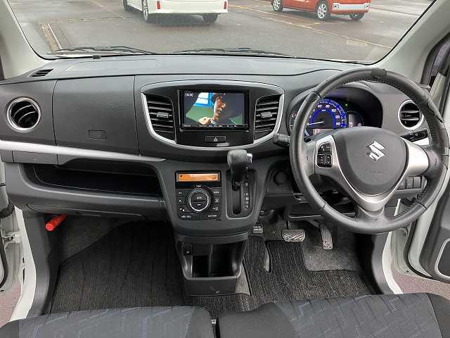 ワゴンＲスティングレー Ｘ　検８年２月　４ＷＤ　プッシュスタート　スマートキー　社外ナビ　ＴＶ　バックカメラ　前席シートヒーター　ベンチシート　オートエアコン　アルミホイール　オートライト（18枚目）