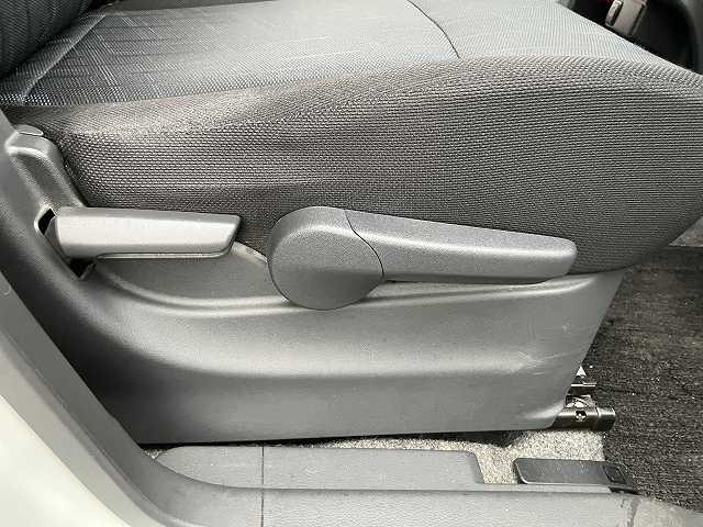 ワゴンＲスティングレー Ｘ　検８年２月　４ＷＤ　プッシュスタート　スマートキー　社外ナビ　ＴＶ　バックカメラ　前席シートヒーター　ベンチシート　オートエアコン　アルミホイール　オートライト（20枚目）