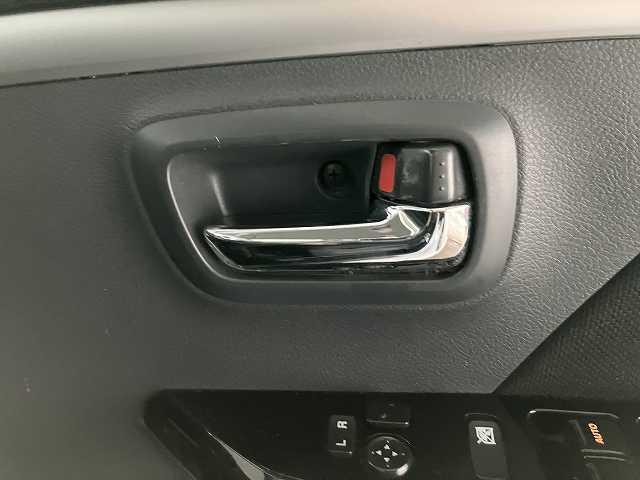 ワゴンＲスティングレー Ｘ　検８年２月　４ＷＤ　プッシュスタート　スマートキー　社外ナビ　ＴＶ　バックカメラ　前席シートヒーター　ベンチシート　オートエアコン　アルミホイール　オートライト（35枚目）