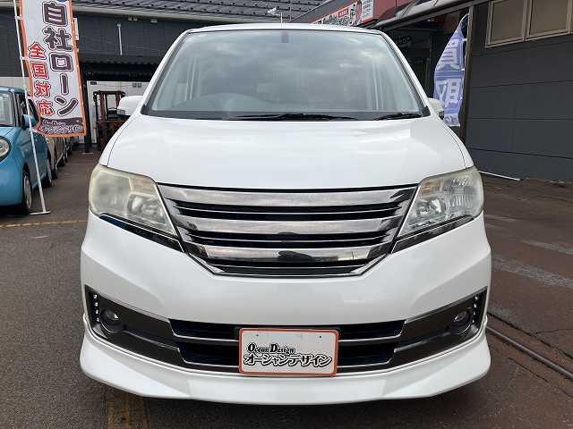 セレナ ライダー　ブラックライン　検２年　４ＷＤ　８人乗り　Ｂカメラ　両側電動スライドドア　ナビ　ＴＶ　ＥＴＣ　オートライト　スマートキー　プッシュスタート　オートエアコン　アルミホイール　ウィンカーミラー　フォグ　３列シート（6枚目）