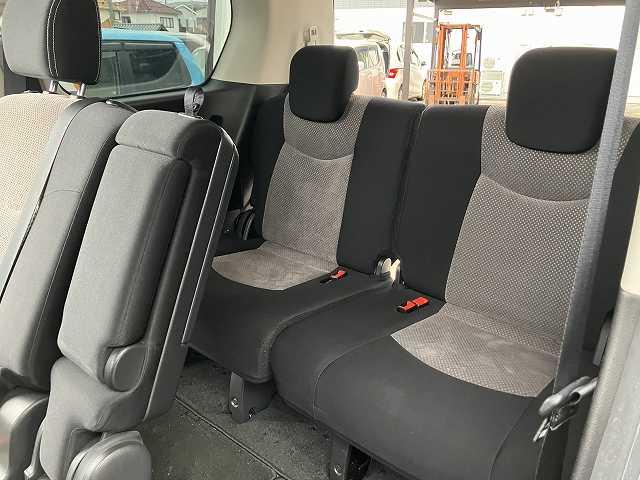 セレナ ライダー　ブラックライン　検２年　４ＷＤ　８人乗り　Ｂカメラ　両側電動スライドドア　ナビ　ＴＶ　ＥＴＣ　オートライト　スマートキー　プッシュスタート　オートエアコン　アルミホイール　ウィンカーミラー　フォグ　３列シート（24枚目）