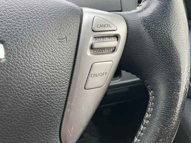 セレナ ライダー　ブラックライン　検２年　４ＷＤ　８人乗り　Ｂカメラ　両側電動スライドドア　ナビ　ＴＶ　ＥＴＣ　オートライト　スマートキー　プッシュスタート　オートエアコン　アルミホイール　ウィンカーミラー　フォグ　３列シート（30枚目）