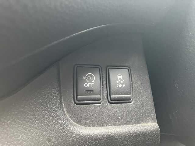 セレナ ライダー　ブラックライン　検２年　４ＷＤ　８人乗り　Ｂカメラ　両側電動スライドドア　ナビ　ＴＶ　ＥＴＣ　オートライト　スマートキー　プッシュスタート　オートエアコン　アルミホイール　ウィンカーミラー　フォグ　３列シート（31枚目）