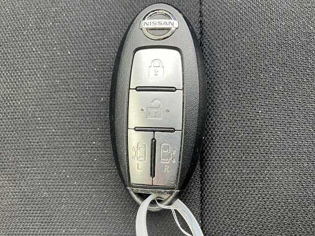 セレナ ライダー　ブラックライン　検２年　４ＷＤ　８人乗り　Ｂカメラ　両側電動スライドドア　ナビ　ＴＶ　ＥＴＣ　オートライト　スマートキー　プッシュスタート　オートエアコン　アルミホイール　ウィンカーミラー　フォグ　３列シート（36枚目）