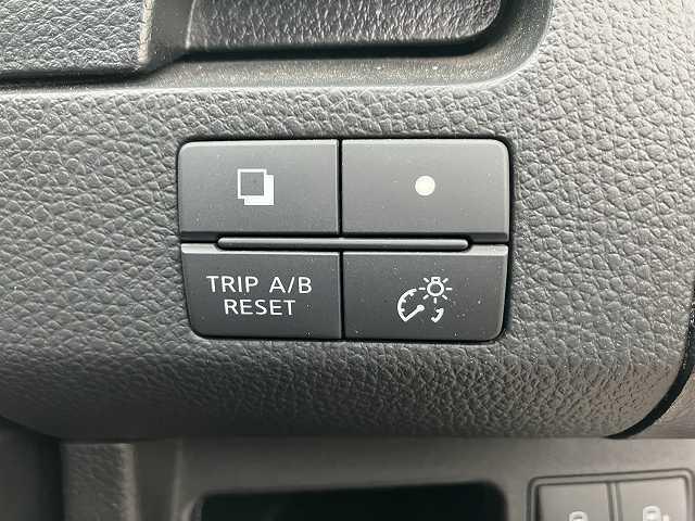 セレナ ライダー　ブラックライン　検２年　４ＷＤ　８人乗り　Ｂカメラ　両側電動スライドドア　ナビ　ＴＶ　ＥＴＣ　オートライト　スマートキー　プッシュスタート　オートエアコン　アルミホイール　ウィンカーミラー　フォグ　３列シート（42枚目）