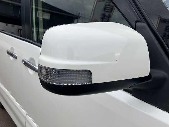 セレナ ライダー　ブラックライン　検２年　４ＷＤ　８人乗り　Ｂカメラ　両側電動スライドドア　ナビ　ＴＶ　ＥＴＣ　オートライト　スマートキー　プッシュスタート　オートエアコン　アルミホイール　ウィンカーミラー　フォグ　３列シート（47枚目）