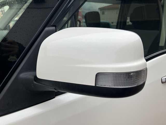 セレナ ライダー　ブラックライン　検２年　４ＷＤ　８人乗り　Ｂカメラ　両側電動スライドドア　ナビ　ＴＶ　ＥＴＣ　オートライト　スマートキー　プッシュスタート　オートエアコン　アルミホイール　ウィンカーミラー　フォグ　３列シート（48枚目）