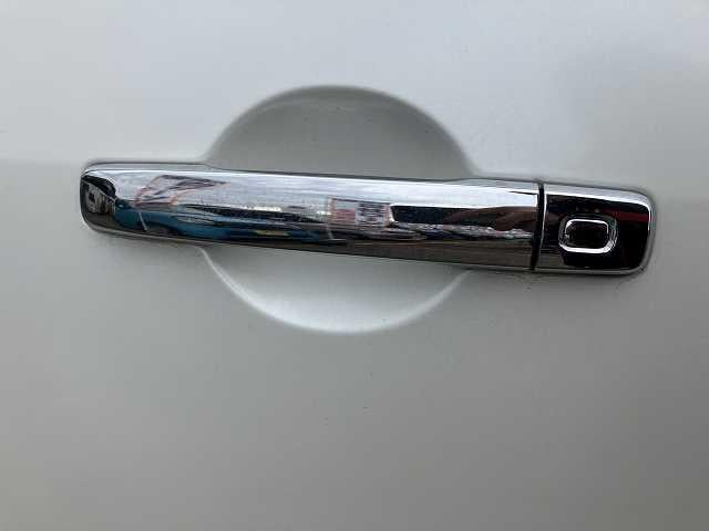 セレナ ライダー　ブラックライン　検２年　４ＷＤ　８人乗り　Ｂカメラ　両側電動スライドドア　ナビ　ＴＶ　ＥＴＣ　オートライト　スマートキー　プッシュスタート　オートエアコン　アルミホイール　ウィンカーミラー　フォグ　３列シート（58枚目）