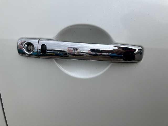 セレナ ライダー　ブラックライン　検２年　４ＷＤ　８人乗り　Ｂカメラ　両側電動スライドドア　ナビ　ＴＶ　ＥＴＣ　オートライト　スマートキー　プッシュスタート　オートエアコン　アルミホイール　ウィンカーミラー　フォグ　３列シート（59枚目）