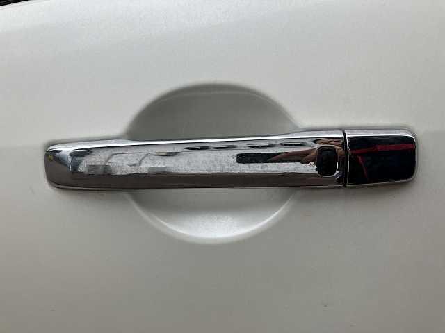 セレナ ライダー　ブラックライン　検２年　４ＷＤ　８人乗り　Ｂカメラ　両側電動スライドドア　ナビ　ＴＶ　ＥＴＣ　オートライト　スマートキー　プッシュスタート　オートエアコン　アルミホイール　ウィンカーミラー　フォグ　３列シート（60枚目）