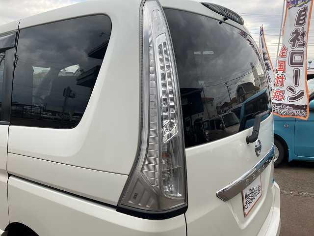 セレナ ライダー　ブラックライン　検２年　４ＷＤ　８人乗り　Ｂカメラ　両側電動スライドドア　ナビ　ＴＶ　ＥＴＣ　オートライト　スマートキー　プッシュスタート　オートエアコン　アルミホイール　ウィンカーミラー　フォグ　３列シート（63枚目）