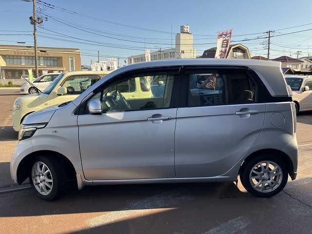 ＬＩＮＥ商談始めました　キズ、凹み具合をアップで見たい…遠方でなかなか現車を見に行けない…など検討中のお車の詳細画像が見たい方、お気軽にお問い合わせください！