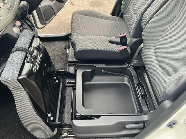 ワゴンＲ ＦＸ　検８年６月　キーレス　オートエアコン　純正オーディオ　シートヒーター　アイドリングストップ　ベンチシート　フルフラットシート　ＣＤ　合鍵あり（21枚目）