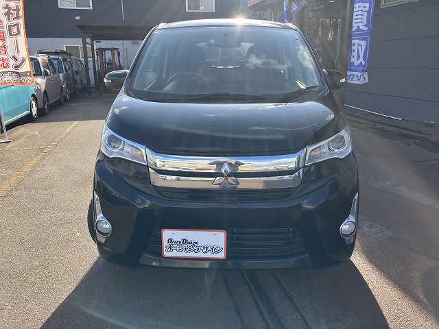 ｅＫカスタム Ｇ　検２年　社外ナビ　バックカメラ　ＴＶ　アイドリングストップ　プッシュスタート　ウィンカーミラー　ベンチシート　シートヒーター　オートエアコン　アルミホイール（8枚目）