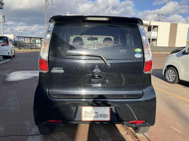 ｅＫカスタム Ｇ　検２年　社外ナビ　バックカメラ　ＴＶ　アイドリングストップ　プッシュスタート　ウィンカーミラー　ベンチシート　シートヒーター　オートエアコン　アルミホイール（12枚目）