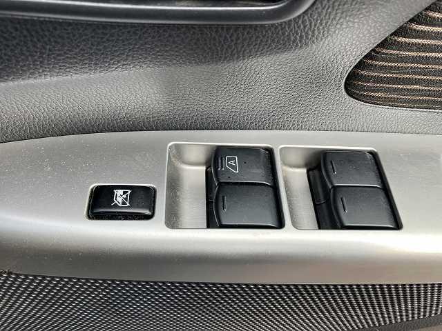 ｅＫカスタム Ｇ　検２年　社外ナビ　バックカメラ　ＴＶ　アイドリングストップ　プッシュスタート　ウィンカーミラー　ベンチシート　シートヒーター　オートエアコン　アルミホイール（25枚目）