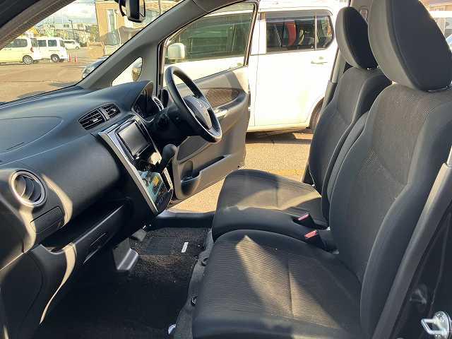 ｅＫカスタム Ｇ　検２年　社外ナビ　バックカメラ　ＴＶ　アイドリングストップ　プッシュスタート　ウィンカーミラー　ベンチシート　シートヒーター　オートエアコン　アルミホイール（30枚目）