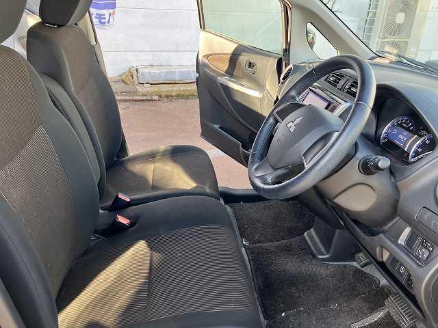 ｅＫカスタム Ｇ　検２年　社外ナビ　バックカメラ　ＴＶ　アイドリングストップ　プッシュスタート　ウィンカーミラー　ベンチシート　シートヒーター　オートエアコン　アルミホイール（33枚目）