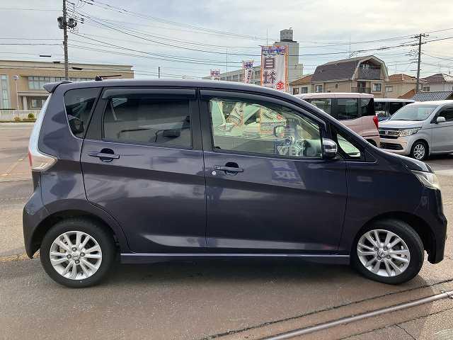 デイズ ハイウェイスターX Vセレクション+セーフティII 検8年10月 4WD アラウンドビューモニター アイドリングストップ 運転席シートヒーター CD オートエアコン スマートキー アルミホイール フォグ バックカメラ(9枚目)