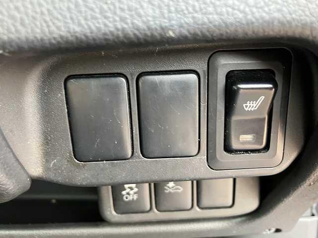 デイズ ハイウェイスターX Vセレクション+セーフティII 検8年10月 4WD アラウンドビューモニター アイドリングストップ 運転席シートヒーター CD オートエアコン スマートキー アルミホイール フォグ バックカメラ(18枚目)