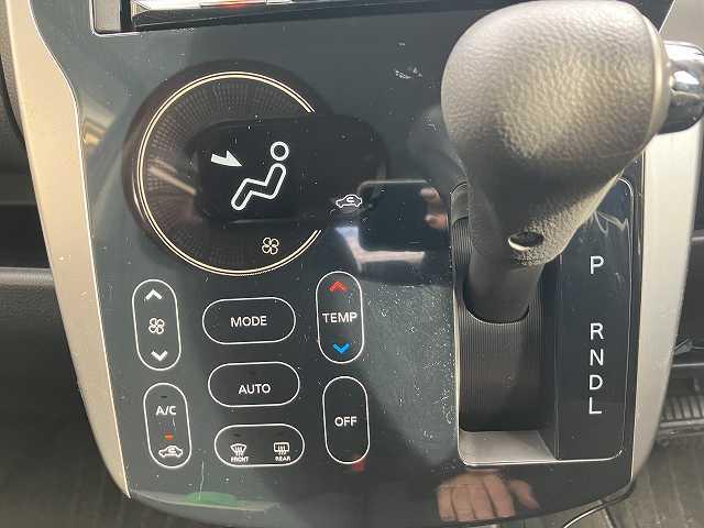 ｅＫカスタム Ｇ　ｅ－アシスト　検８年４月　バックカメラ　Ｂｌｕｅｔｏｏｔｈ　ＥＴＣ　アイドリングストップ　スマートキー　フォグ　ベンチシート　ウィンカーミラー　オートエアコン　ＣＤ　ＤＶＤ　関東仕入れ（16枚目）