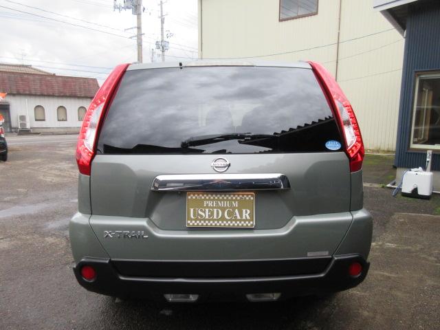 エクストレイル ２０Ｓｔｔ　関東仕入　禁煙車　４ＷＤ切替　記録簿　ＳＤナビ　フルセグＴＶ　Ｂｌｕｅｔｏｏｔｈ　バックカメラ　ＥＴＣ　ドライブレコーダー　　キセノンライト　ＦＯＧランプ　１７ＡＷ　カプロンシート　横滑り防止（6枚目）