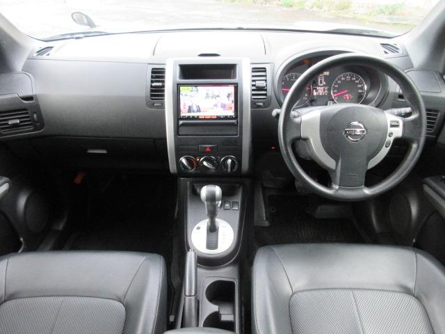 エクストレイル ２０Ｓｔｔ　関東仕入　禁煙車　４ＷＤ切替　記録簿　ＳＤナビ　フルセグＴＶ　Ｂｌｕｅｔｏｏｔｈ　バックカメラ　ＥＴＣ　ドライブレコーダー　　キセノンライト　ＦＯＧランプ　１７ＡＷ　カプロンシート　横滑り防止（15枚目）