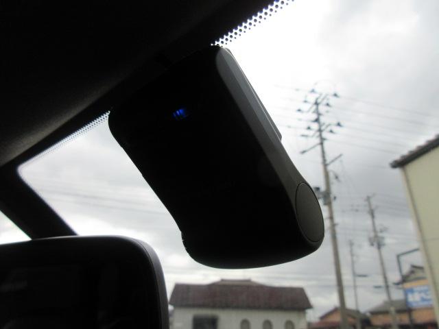 エクストレイル ２０Ｓｔｔ　関東仕入　禁煙車　４ＷＤ切替　記録簿　ＳＤナビ　フルセグＴＶ　Ｂｌｕｅｔｏｏｔｈ　バックカメラ　ＥＴＣ　ドライブレコーダー　　キセノンライト　ＦＯＧランプ　１７ＡＷ　カプロンシート　横滑り防止（25枚目）