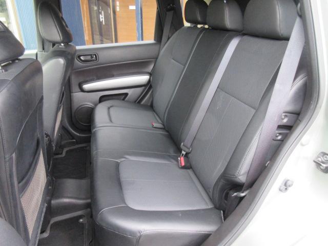 エクストレイル ２０Ｓｔｔ　関東仕入　禁煙車　４ＷＤ切替　記録簿　ＳＤナビ　フルセグＴＶ　Ｂｌｕｅｔｏｏｔｈ　バックカメラ　ＥＴＣ　ドライブレコーダー　　キセノンライト　ＦＯＧランプ　１７ＡＷ　カプロンシート　横滑り防止（33枚目）