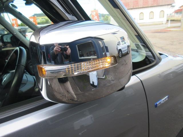 ソリオバンディット ハイブリッドＭＶ　パワースライド　フリップダウン　ＳＤナビ　フルセグＴＶ　Ｂｌｕｅｔｏｏｔｈ　Ｂカメラ　ＥＴＣ　前後ドラレコ　禁煙車　シートカバー　シートヒーター　ＨＩＤライト　ＦＯＧランプ　車線逸脱警報　横滑り防止（12枚目）