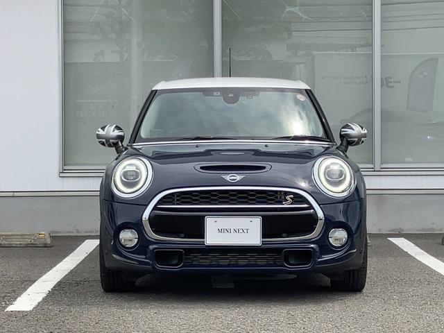 ＭＩＮＩ クーパーＳ　ペッパーパッケージ　カメラ＆パーキングパッケージ　１７インチブラックＡＷ　ルーフ白塗装　弊社新車販売下取ワンオーナー　１年間走行距離無制限保証（8枚目）