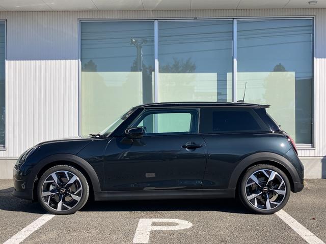 MINI クーパーS クラシック・トリム 18インチ・スライド・スポークAW ブラック・ルーフ&ミラーカバー 弊社販売下取り車両 2年間走行距離無制限保証(2枚目)