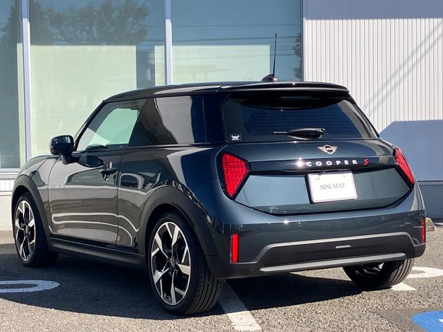 MINI クーパーS クラシック・トリム 18インチ・スライド・スポークAW ブラック・ルーフ&ミラーカバー 弊社販売下取り車両 2年間走行距離無制限保証(3枚目)