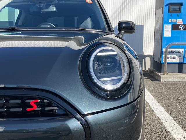 MINI クーパーS クラシック・トリム 18インチ・スライド・スポークAW ブラック・ルーフ&ミラーカバー 弊社販売下取り車両 2年間走行距離無制限保証(39枚目)