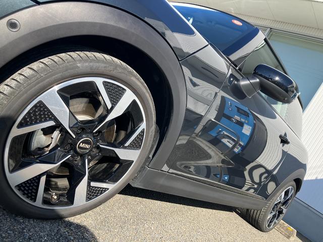 MINI クーパーS クラシック・トリム 18インチ・スライド・スポークAW ブラック・ルーフ&ミラーカバー 弊社販売下取り車両 2年間走行距離無制限保証(40枚目)