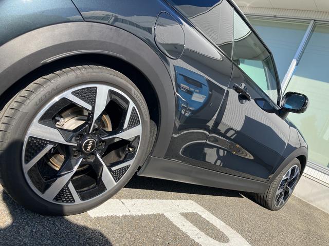 MINI クーパーS クラシック・トリム 18インチ・スライド・スポークAW ブラック・ルーフ&ミラーカバー 弊社販売下取り車両 2年間走行距離無制限保証(44枚目)