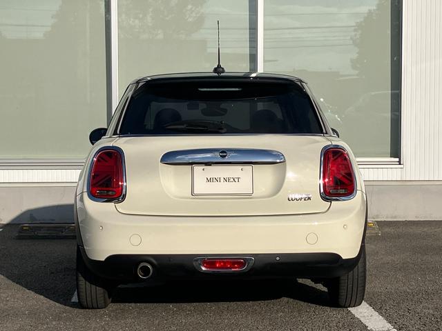 ＭＩＮＩ クーパー　ペッパーパッケージ　クロームライン・エクステリア　カメラ＆パーキングアシストパッケージ　ＬＥＤヘッドライト　弊社販売下取りワンオーナー車両　２年間走行距離無制限保証（4枚目）
