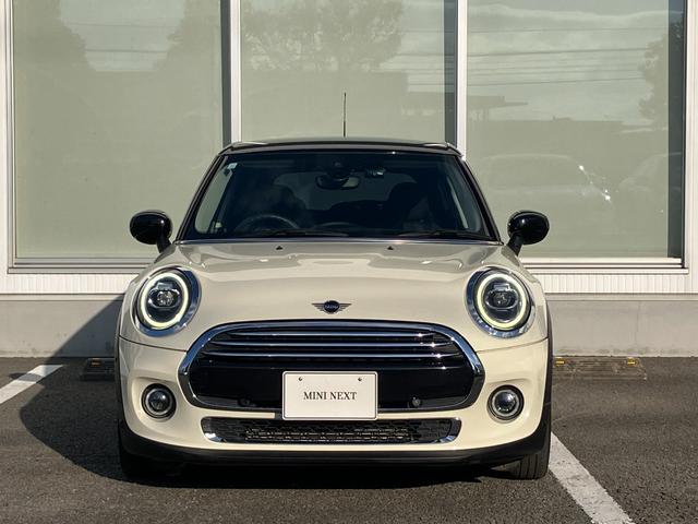 ＭＩＮＩ クーパー　ペッパーパッケージ　クロームライン・エクステリア　カメラ＆パーキングアシストパッケージ　ＬＥＤヘッドライト　弊社販売下取りワンオーナー車両　２年間走行距離無制限保証（8枚目）