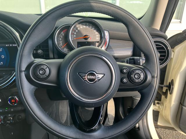 ＭＩＮＩ クーパー　ペッパーパッケージ　クロームライン・エクステリア　カメラ＆パーキングアシストパッケージ　ＬＥＤヘッドライト　弊社販売下取りワンオーナー車両　２年間走行距離無制限保証（10枚目）