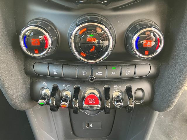 ＭＩＮＩ クーパー　ペッパーパッケージ　クロームライン・エクステリア　カメラ＆パーキングアシストパッケージ　ＬＥＤヘッドライト　弊社販売下取りワンオーナー車両　２年間走行距離無制限保証（21枚目）