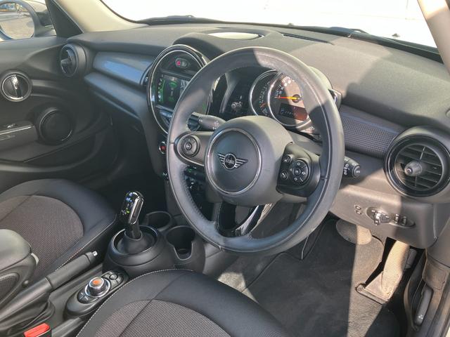 ＭＩＮＩ クーパー　ペッパーパッケージ　クロームライン・エクステリア　カメラ＆パーキングアシストパッケージ　ＬＥＤヘッドライト　弊社販売下取りワンオーナー車両　２年間走行距離無制限保証（27枚目）