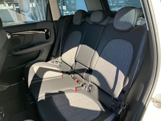 MINI クーパーD クロスオーバー クラシック・トリム プレミアムプラスライン アップルカープレイHDDナビ非装備 オートマチックトランクリッド非装備 アクティブクルーズコントロール非装備 弊社販売下取りワンオーナー車両 2年間走行距離無制限保証(33枚目)