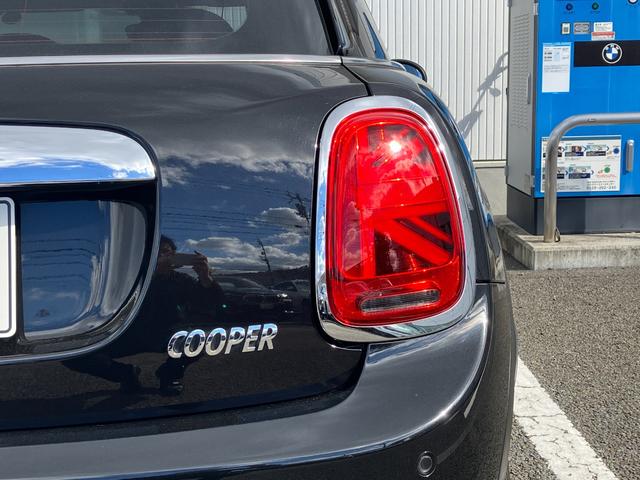 MINI クーパー ペッパーパッケージ カメラ&パーキングアシストパッケージ LEDヘッドライト 弊社販売下取りワンオーナー車両 2年間走行距離無制限保証(39枚目)