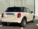 ＭＩＮＩ クーパー　ペッパーパッケージ　クロームライン・エクステリア　カメラ＆パーキングアシストパッケージ　ＬＥＤヘッドライト　弊社販売下取りワンオーナー車両　２年間走行距離無制限保証（5枚目）