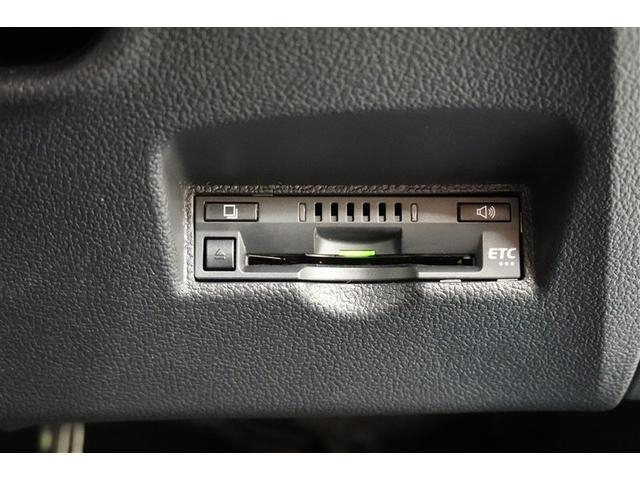 プリウス Ａ　フルセグ　メモリーナビ　ＤＶＤ再生　バックカメラ　衝突被害軽減システム　ＥＴＣ　ドラレコ　ＬＥＤヘッドランプ　記録簿（22枚目）