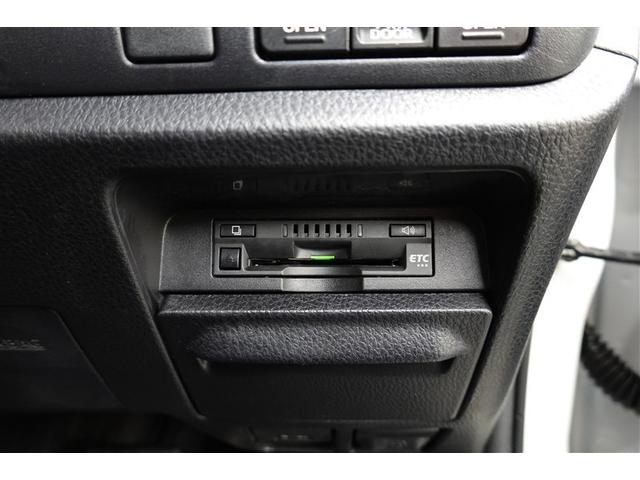 ヴォクシー ＺＳ　煌ＩＩＩ　フルセグ　メモリーナビ　ＤＶＤ再生　後席モニター　バックカメラ　衝突被害軽減システム　ＥＴＣ　ドラレコ　両側電動スライド　ＬＥＤヘッドランプ　ウオークスルー　乗車定員７人　３列シート　記録簿（23枚目）