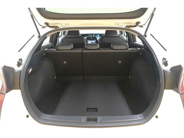 プリウス Aツーリングセレクション フルセグ メモリーナビ DVD再生 バックカメラ 衝突被害軽減システム ETC ドラレコ LEDヘッドランプ ワンオーナー フルエアロ 記録簿(12枚目)