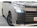 LEDヘッドライトです。デザイン性がよくとても明るいので、夜間の走行や悪天候でも安心です。しかも長寿命!